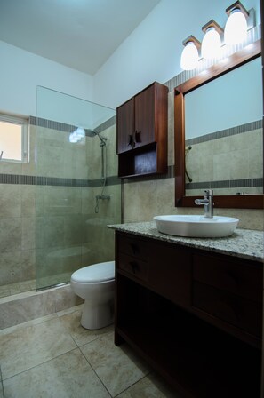Comfort Studio, 1 King Bed, Kitchen, Beachfront | Bathroom | Shower, hair dryer, towels - Studio Ocean Dream (Cabarete)