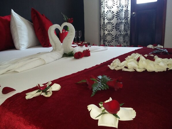 Triple Room | Minibar, in-room safe, free WiFi - Hotel Casa Abril I (Cartagena)