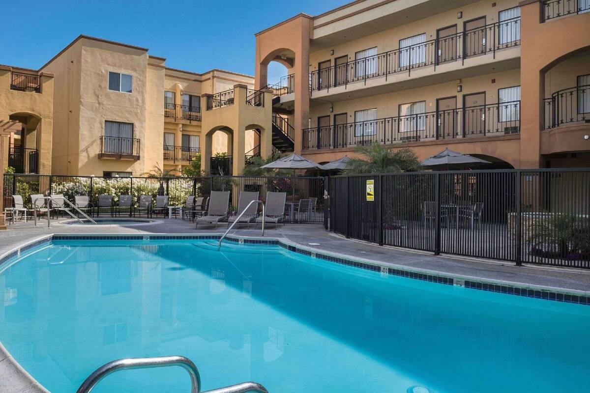 Pool | Outdoor pool
