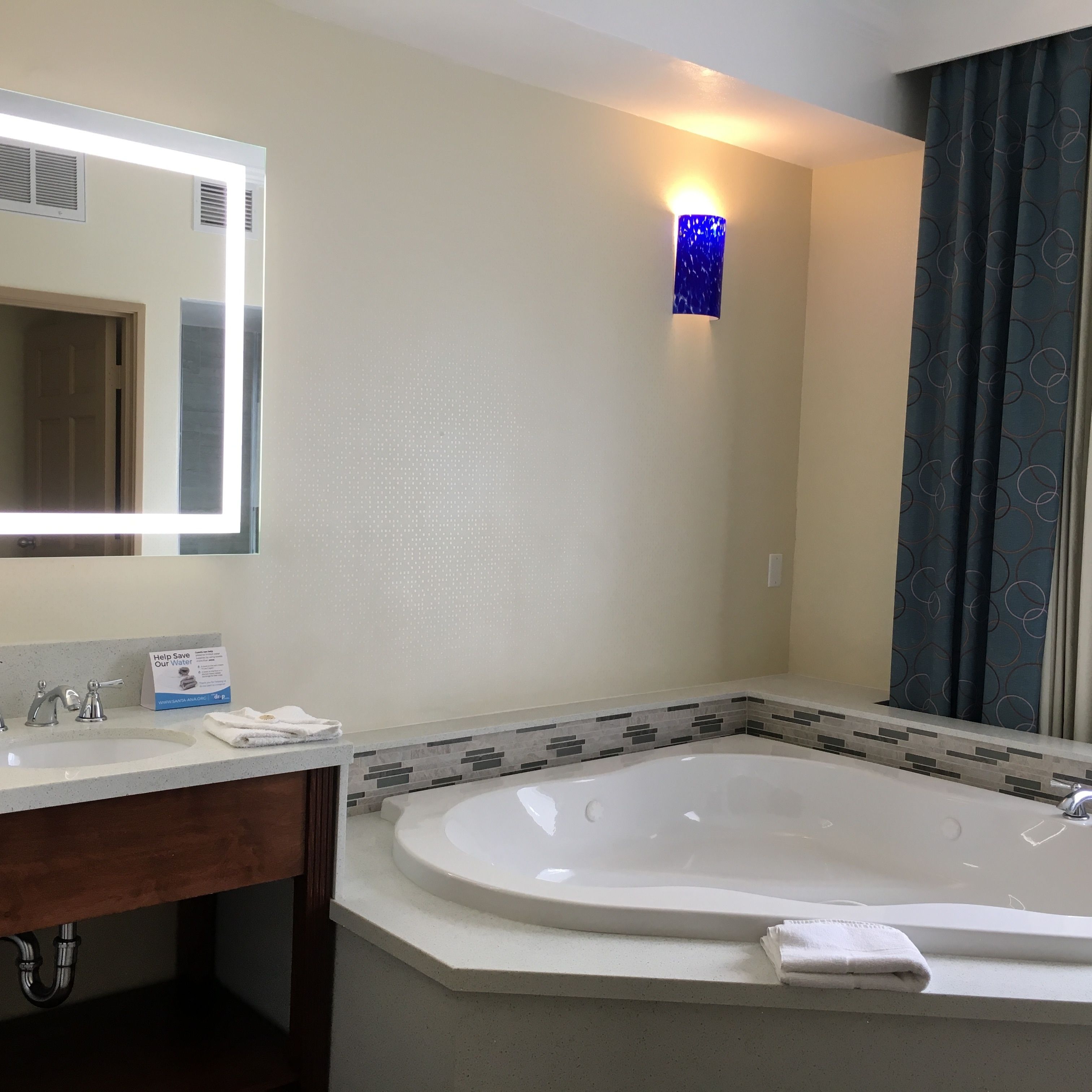 Photo - MainStay Suites John Wayne Airport by Choice Hotels
