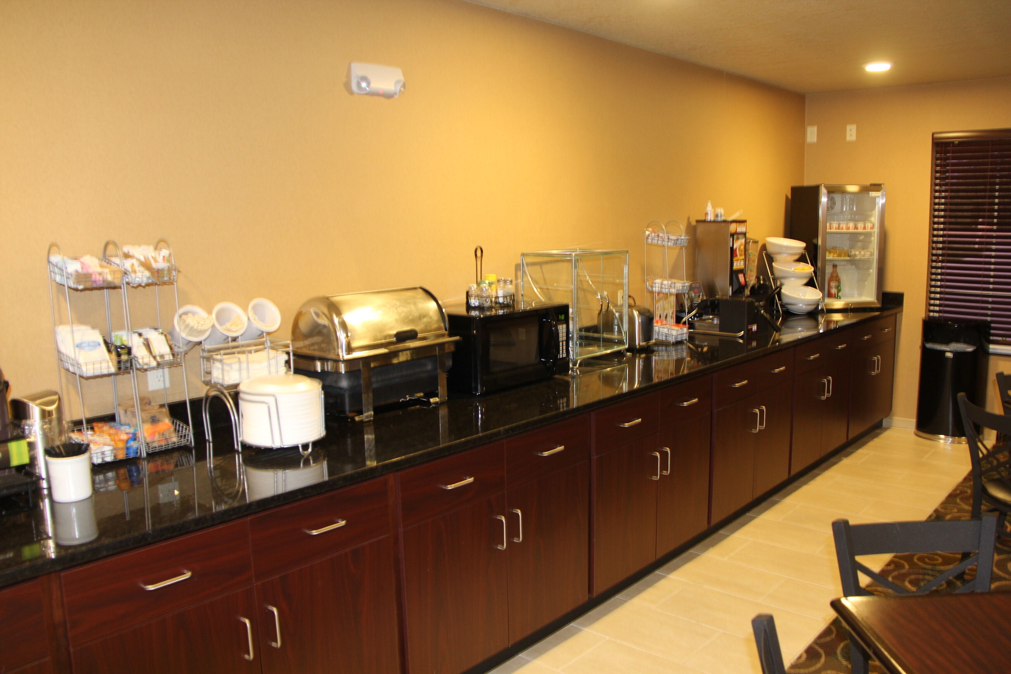 free daily full breakfast