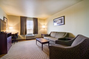 Premium bedding, in-room safe, desk, laptop workspace - Castle Rock Inn & Suites (Quinter)