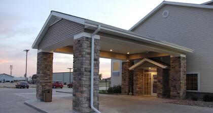 Castle Rock Inn & Suites