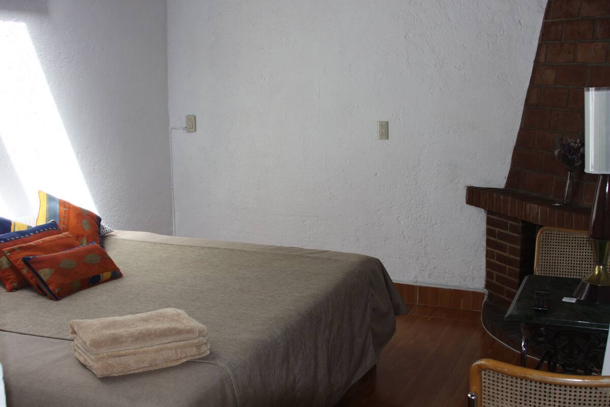 Quarto standard, 1 cama King | Wi-Fi de cortesia