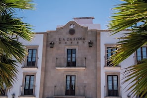 Fachada de la propiedad