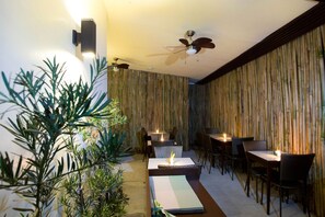 Breakfast, lunch, dinner served; Filipino cuisine