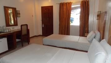 Family Suite | Desk, free WiFi, bed sheets