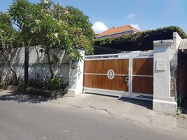Fachada da propriedade