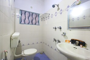 Standard Double or Twin Room, 1 Double Bed | Bathroom | Shower