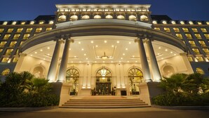 Front of property - Vinpearl Discovery Rockside Nha Trang (Nha Trang)