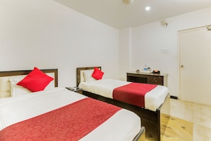 Desk, rollaway beds, free WiFi