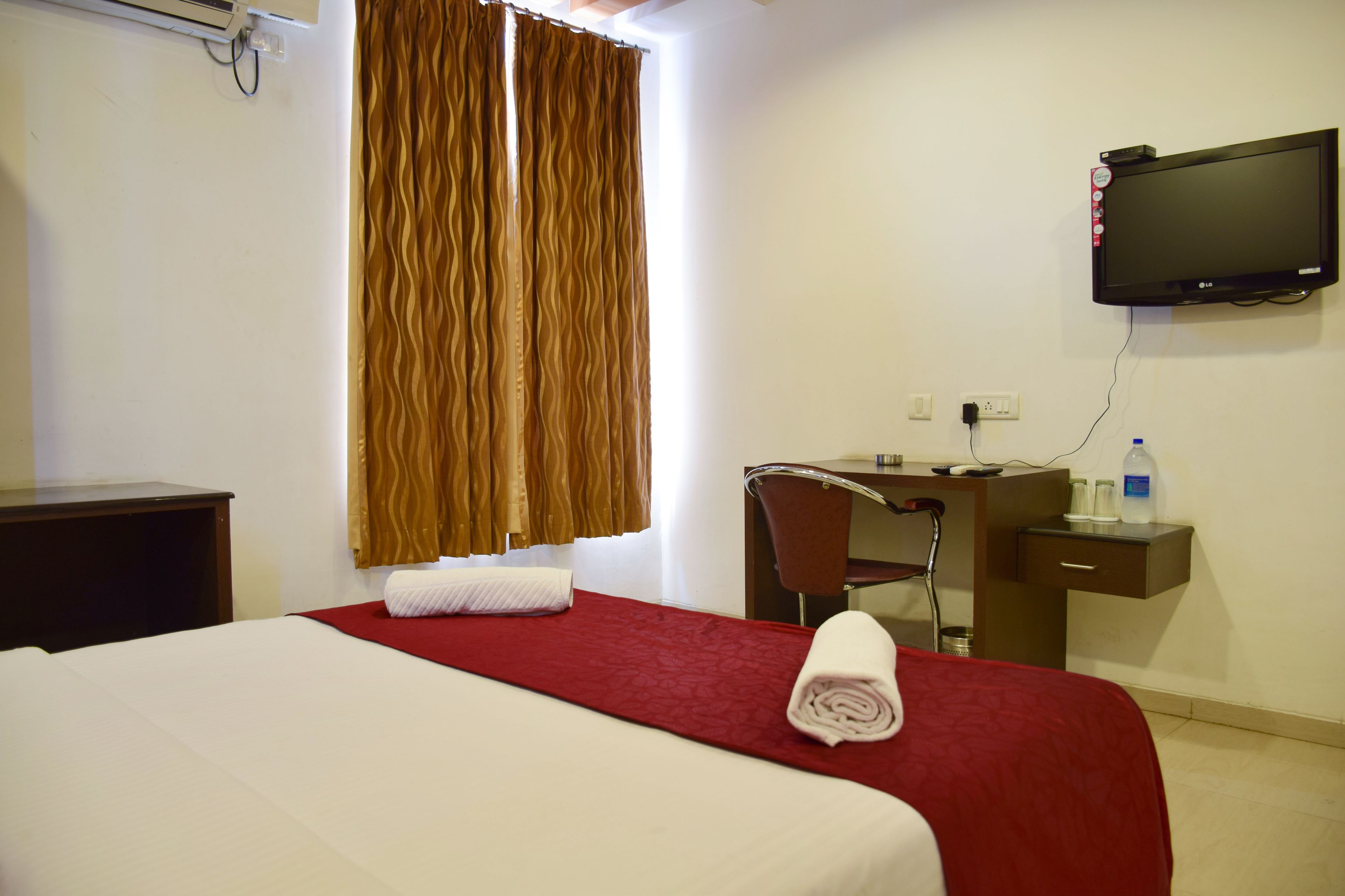 standard double or twin room, 1 double bed | desk, rollaway beds, free wifi