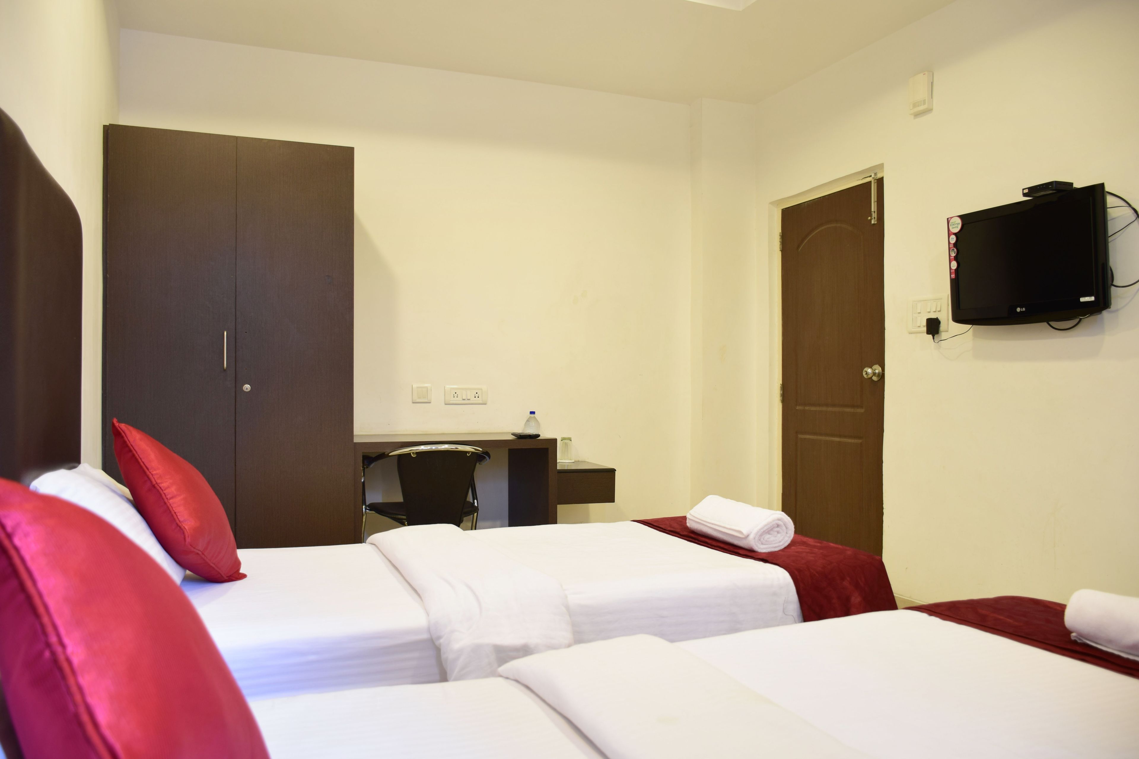 standard double or twin room, 1 double bed | desk, rollaway beds, free wifi