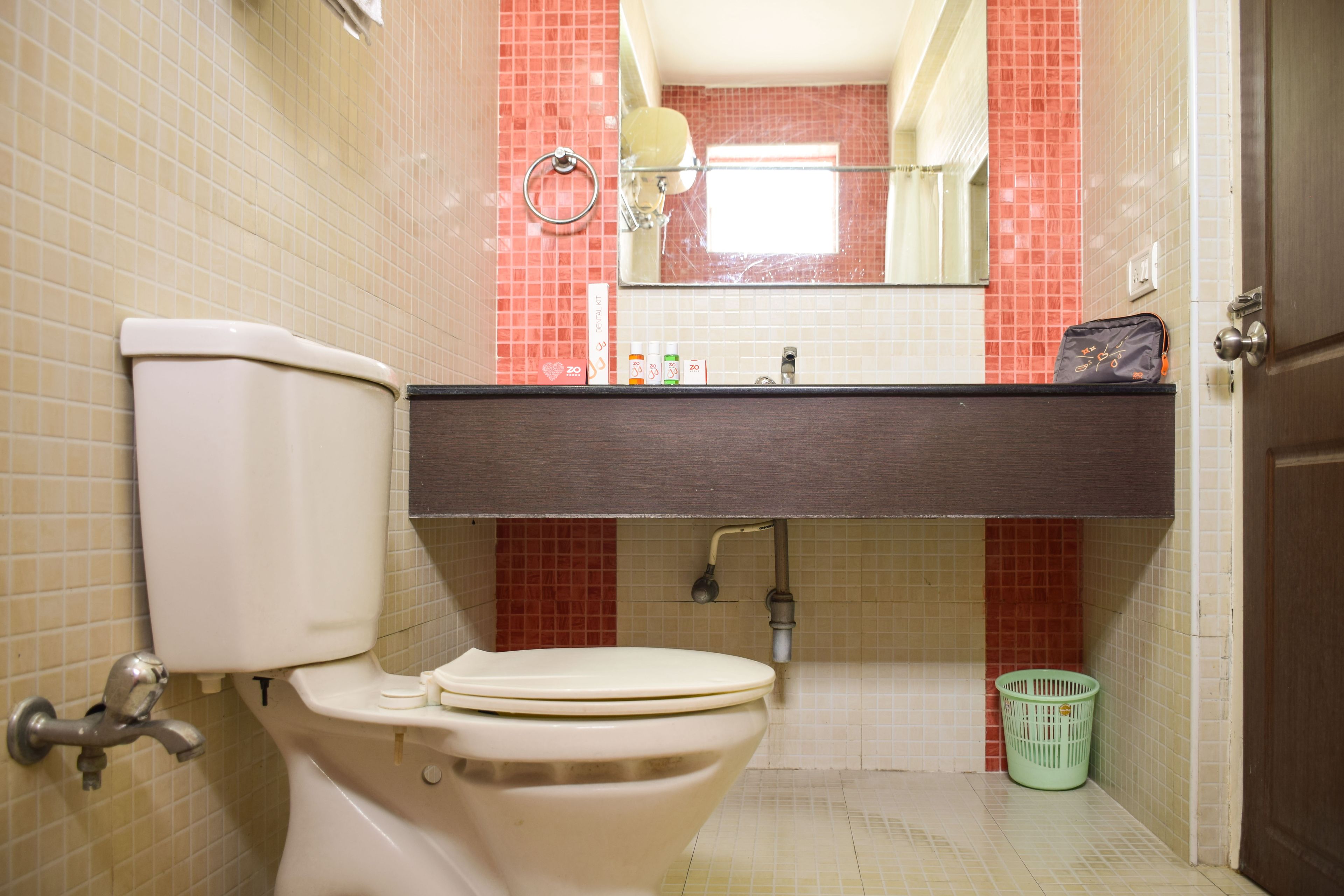 standard double or twin room, 1 double bed | bathroom | shower, free toiletries