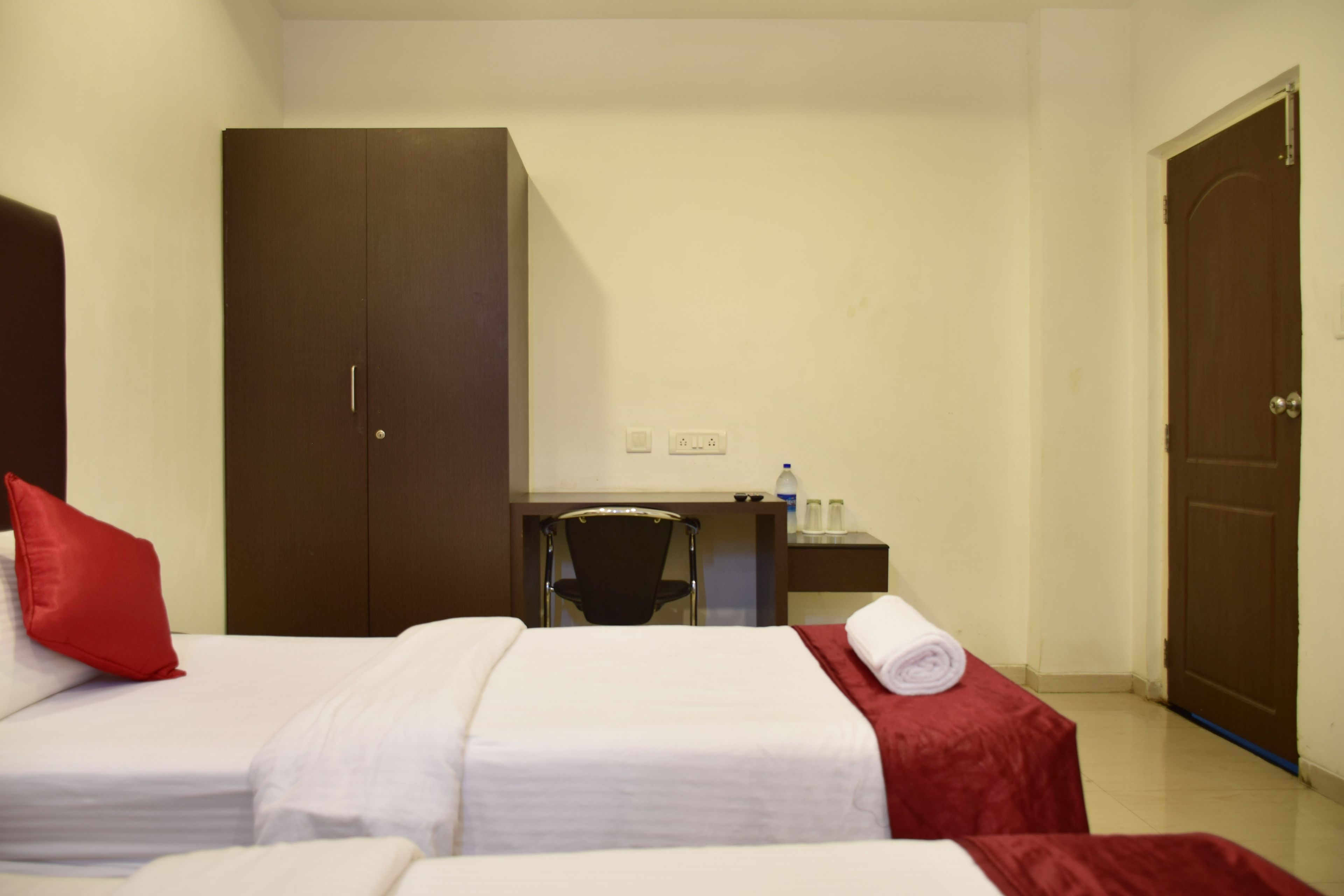 standard double or twin room, 1 double bed | desk, rollaway beds, free wifi