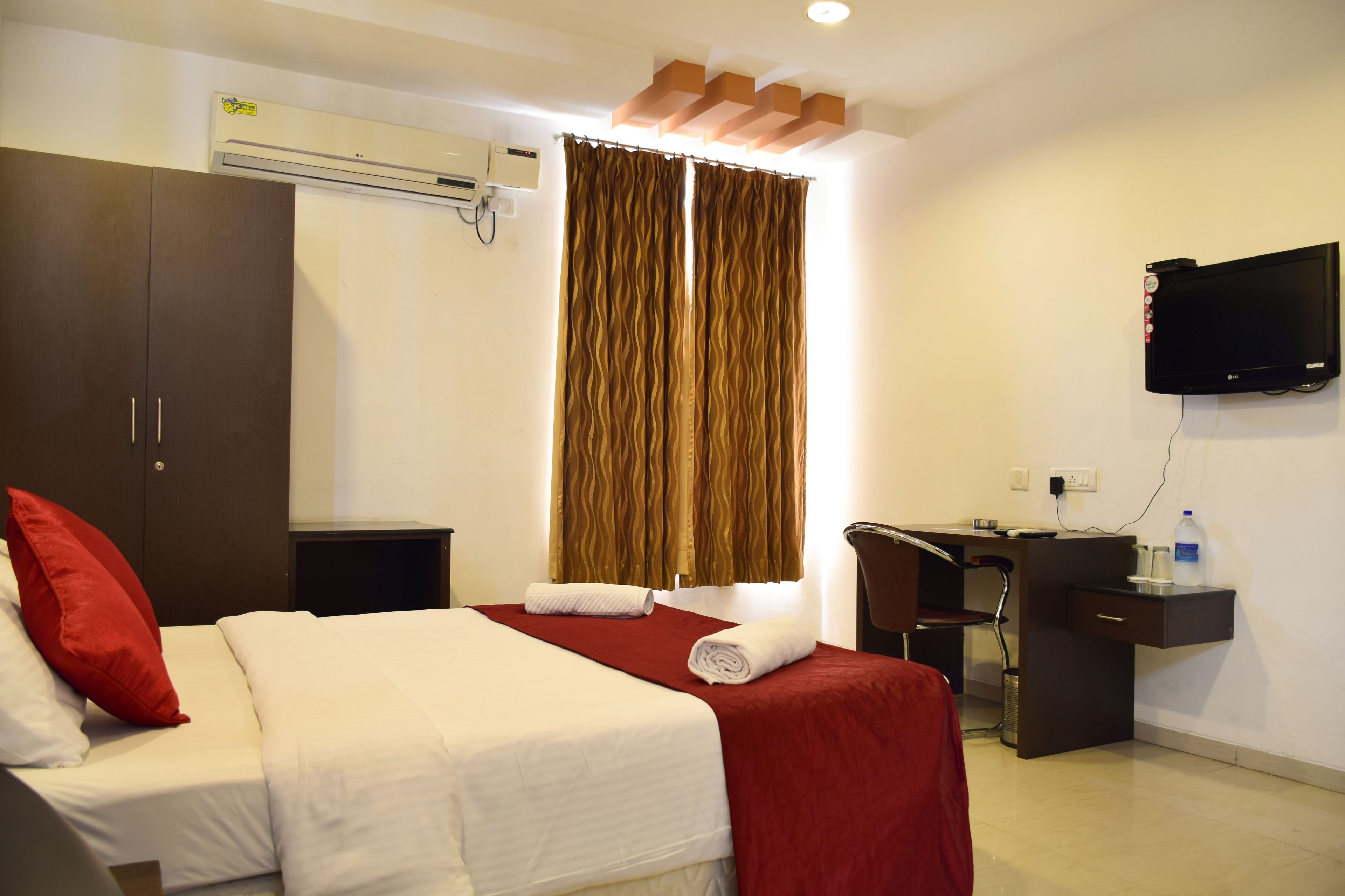 standard double or twin room, 1 double bed | desk, rollaway beds, free wifi