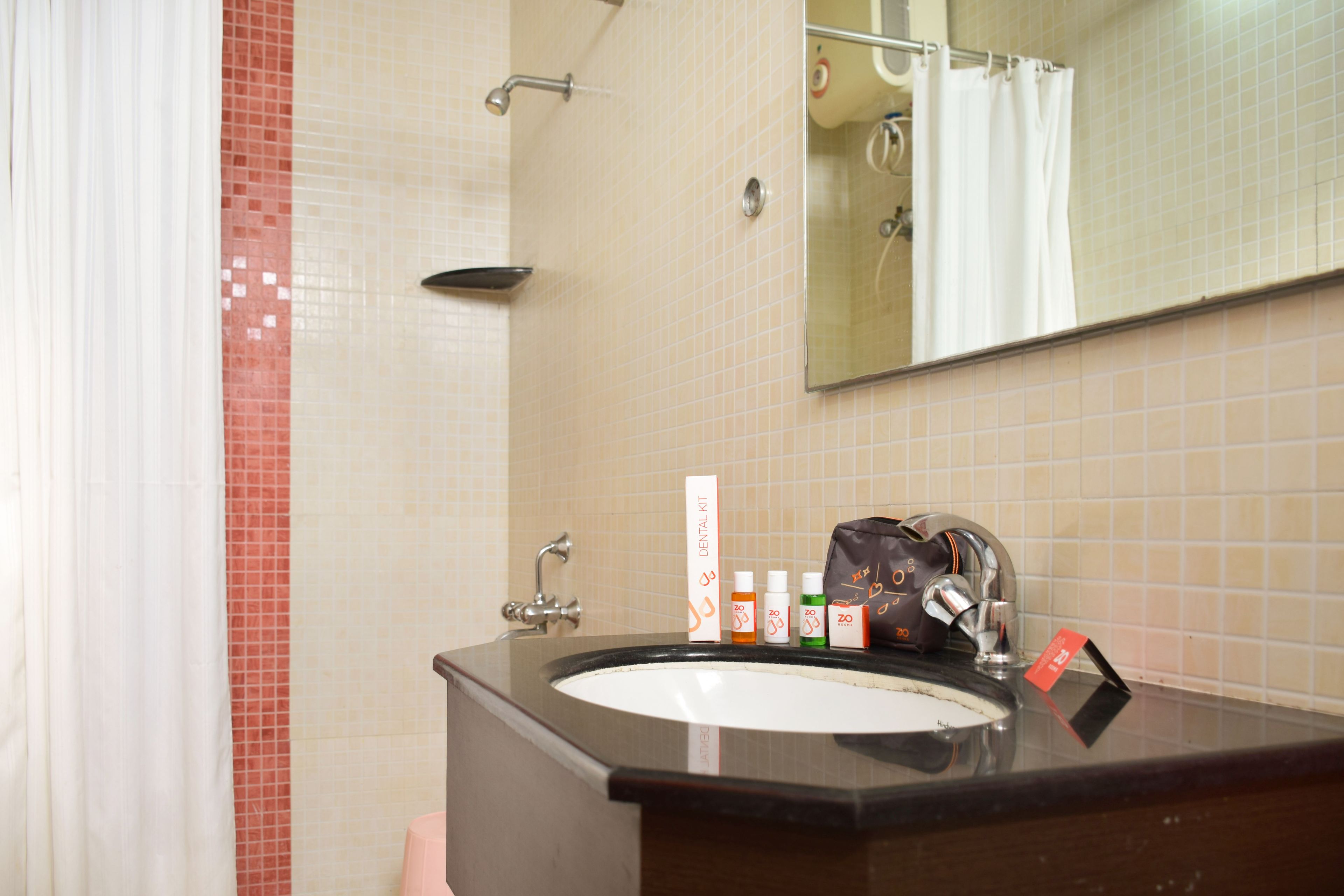 standard double or twin room, 1 double bed | bathroom | shower, free toiletries