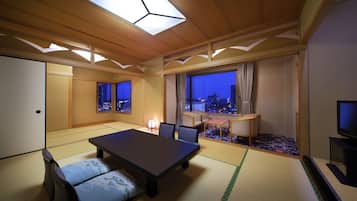 Japanese Suite B, Non Smoking | Living area | Flat-screen TV