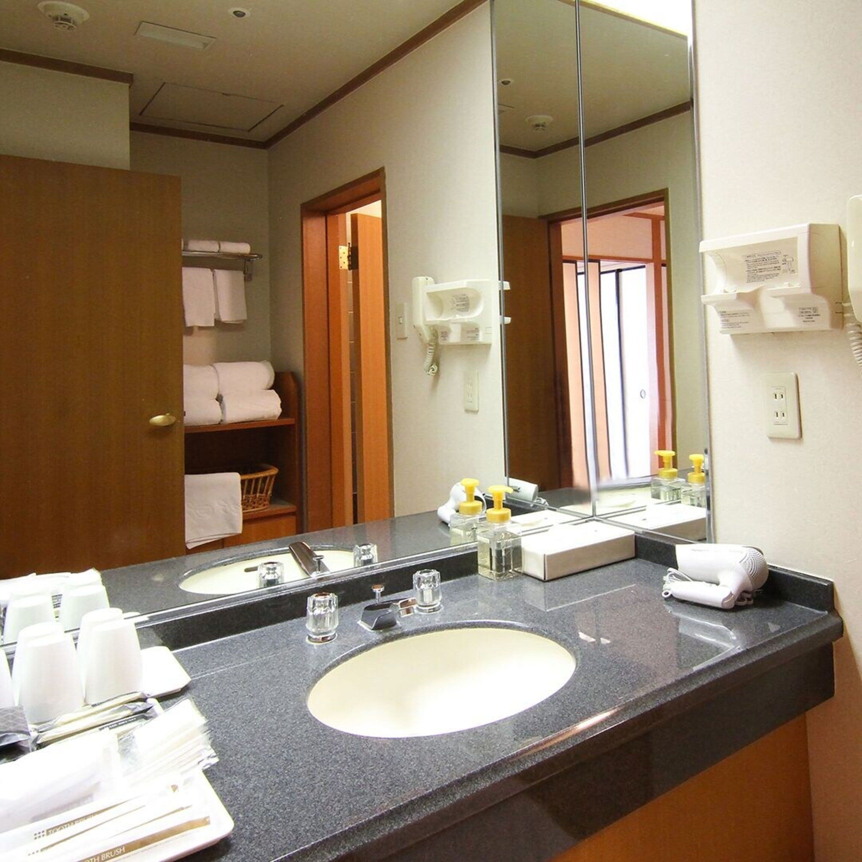 japanese suite a, smoking | bathroom | combined shower/bathtub, deep-soaking bathtub, free toiletries