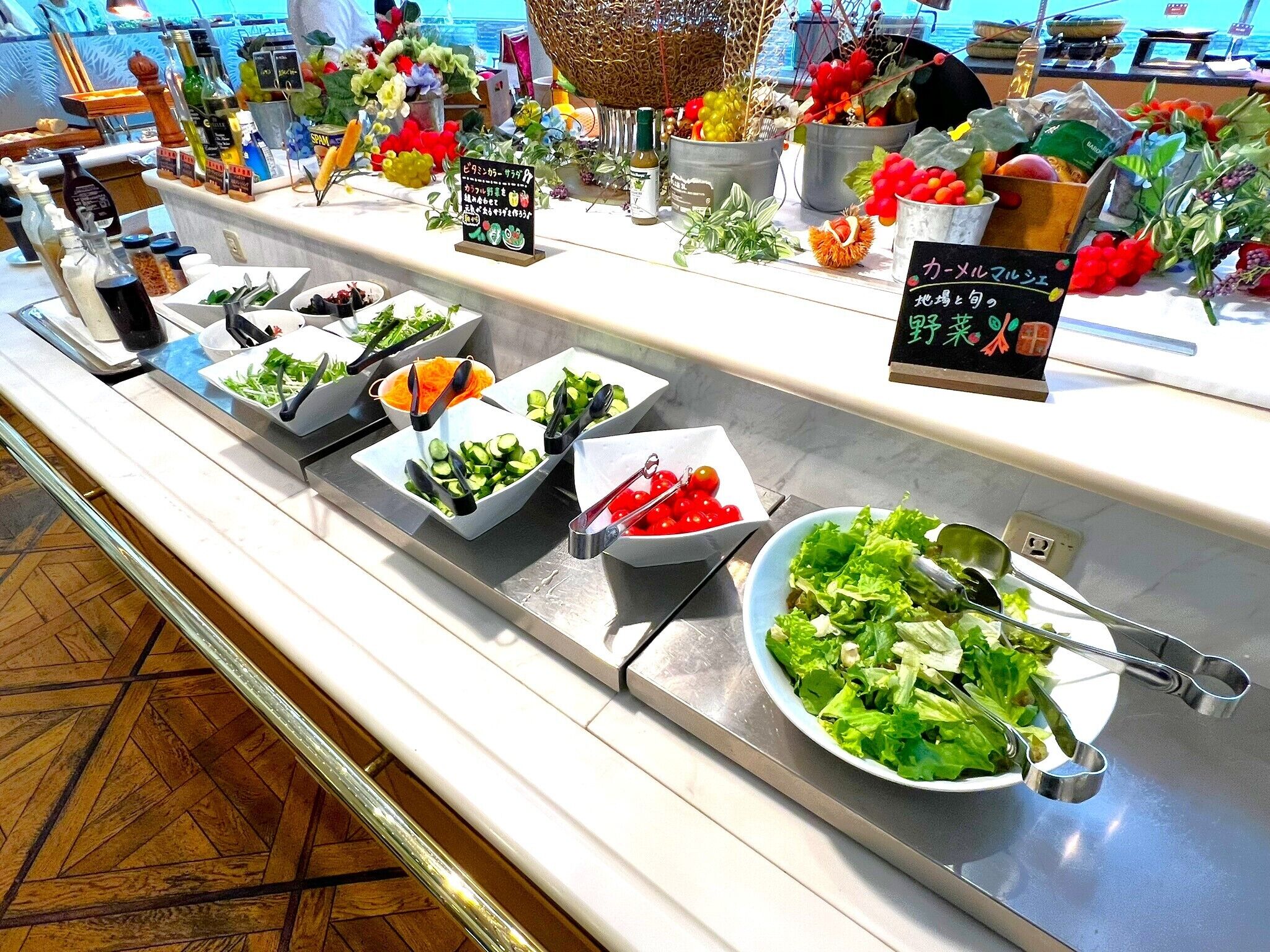 daily buffet breakfast (jpy 1800 per person)