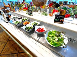 Daily buffet breakfast for a fee