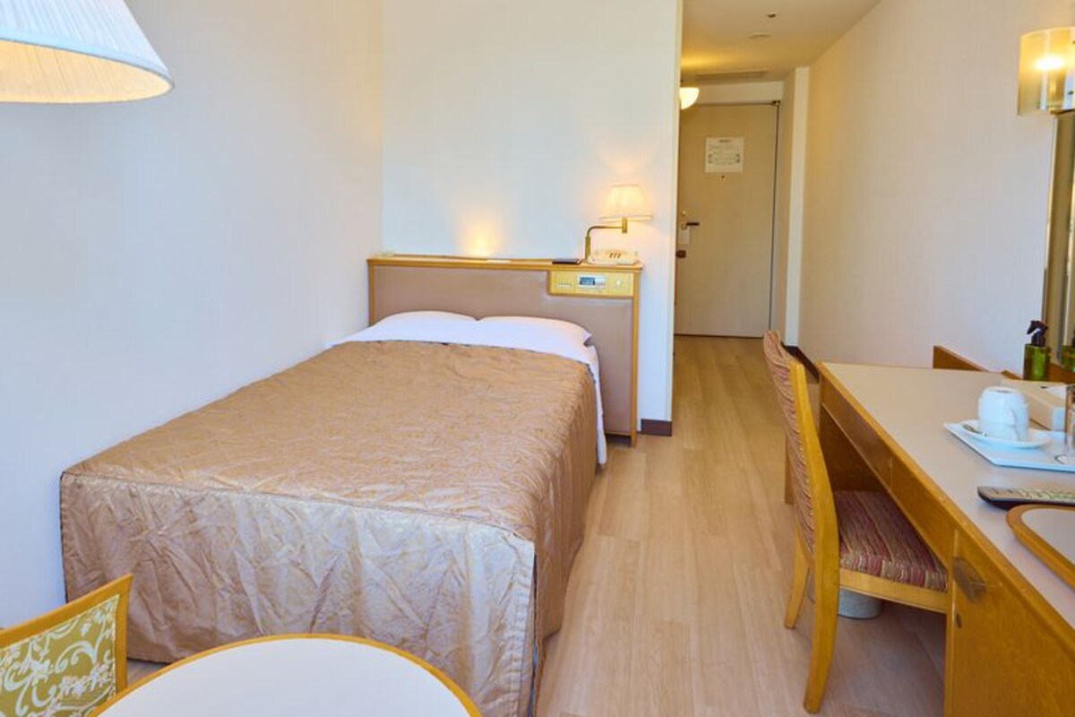 Standard Semi-double Room Non-smoking