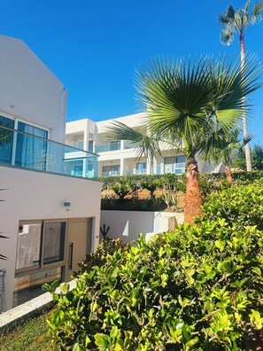 Front of property - Saradari Beach Hotel - Adults Only (Hersonissos)
