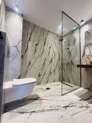 Superior Sea View Loft | Bathroom