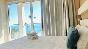 Double Room, Garden or Inland View | In-room safe, bed sheets