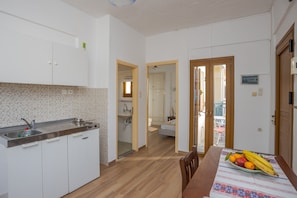 Individually decorated, individually furnished, desk, soundproofing - Bellino Apartments - Adults Only (Hersonissos)