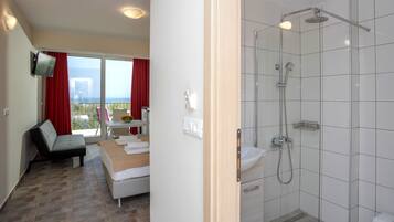 Superior Studio | Individually decorated, individually furnished, desk, soundproofing