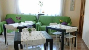 Free daily buffet breakfast - Babel Bed & Breakfast (Campi Salentina)