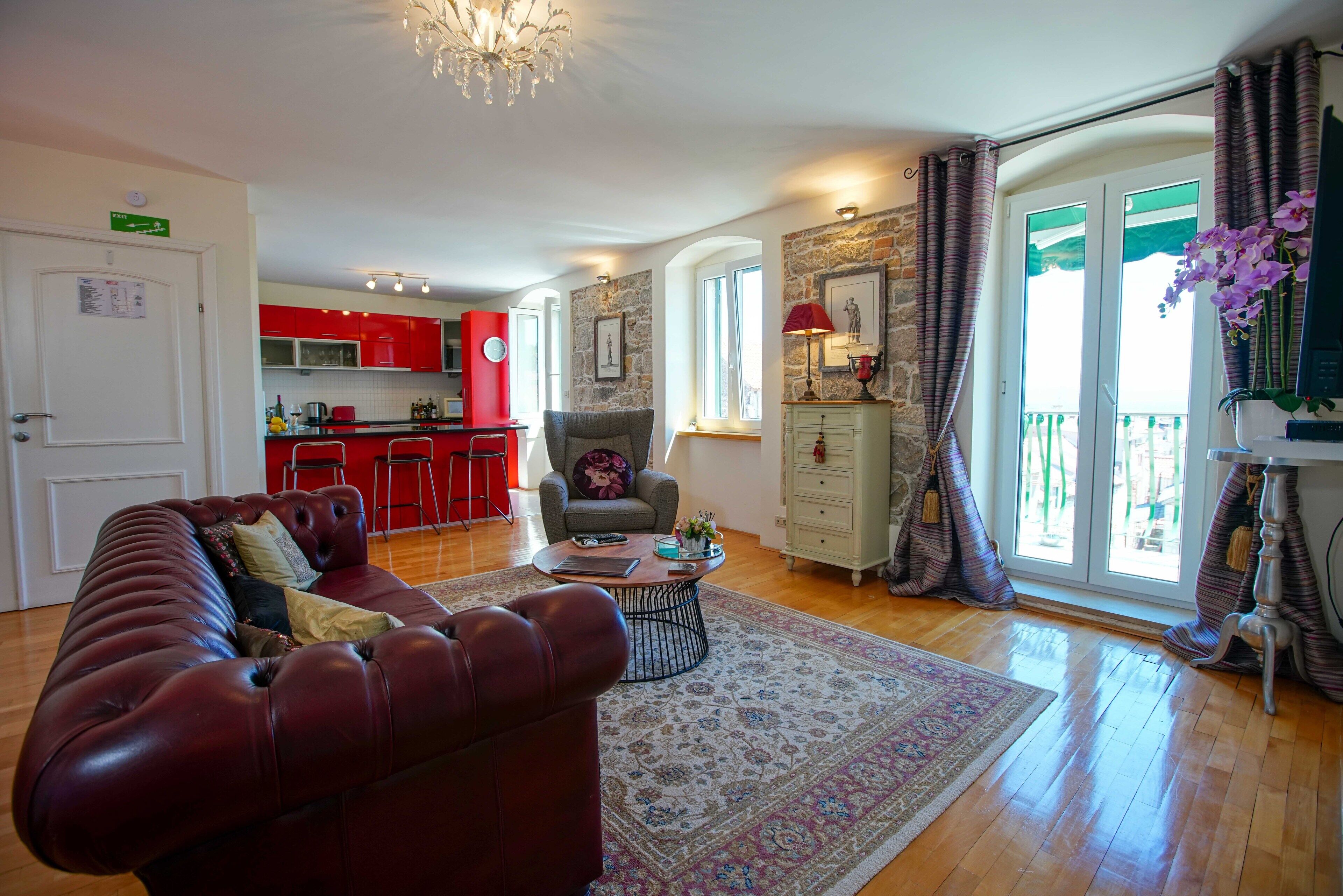 60-cm-Flachbildfernseher mit Satellitenempfang, Fernseher