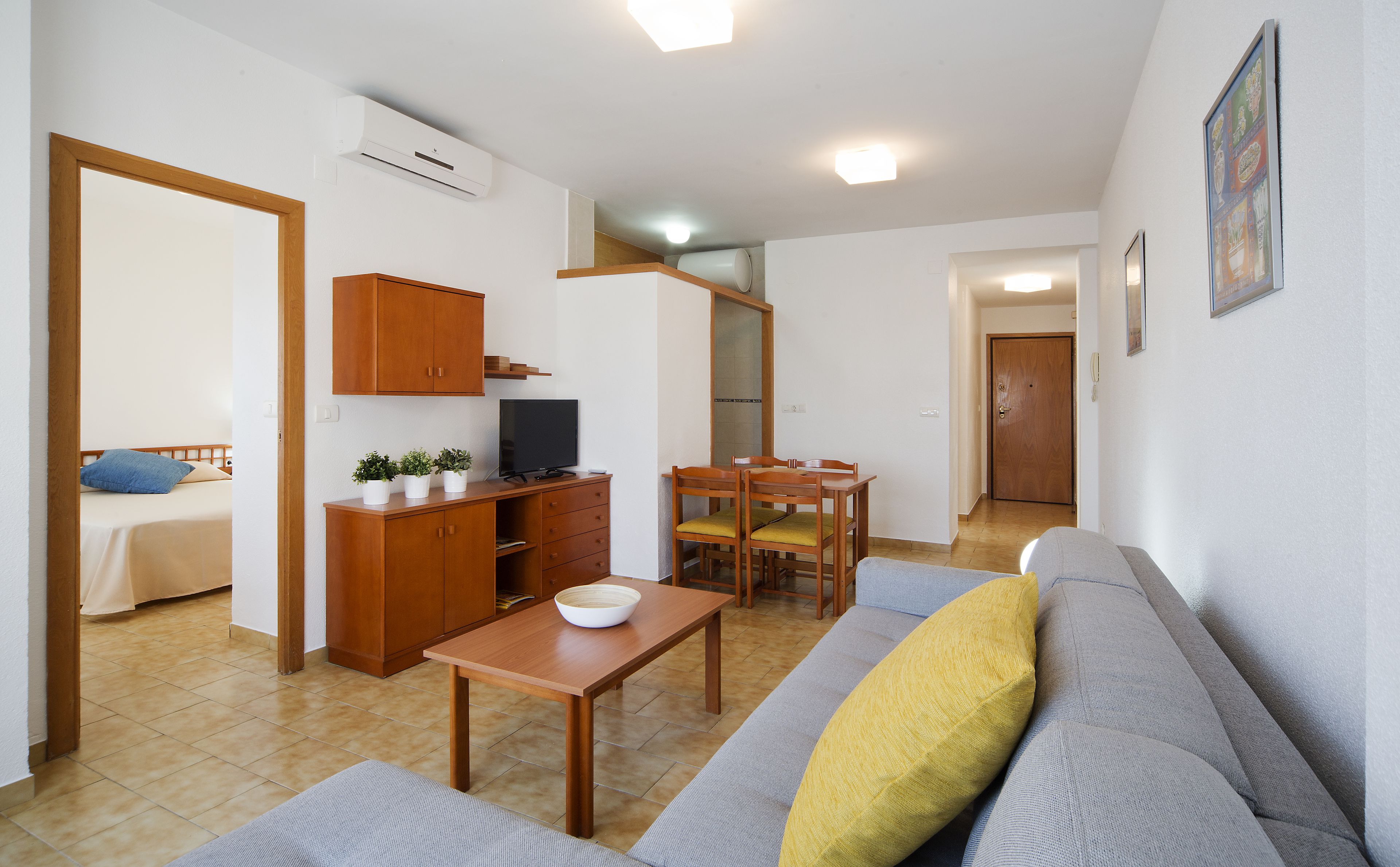 Apartment, 2 Bedrooms, Ocean View | Living room