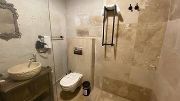 Family Room | Bathroom