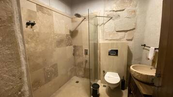Family Room | Bathroom