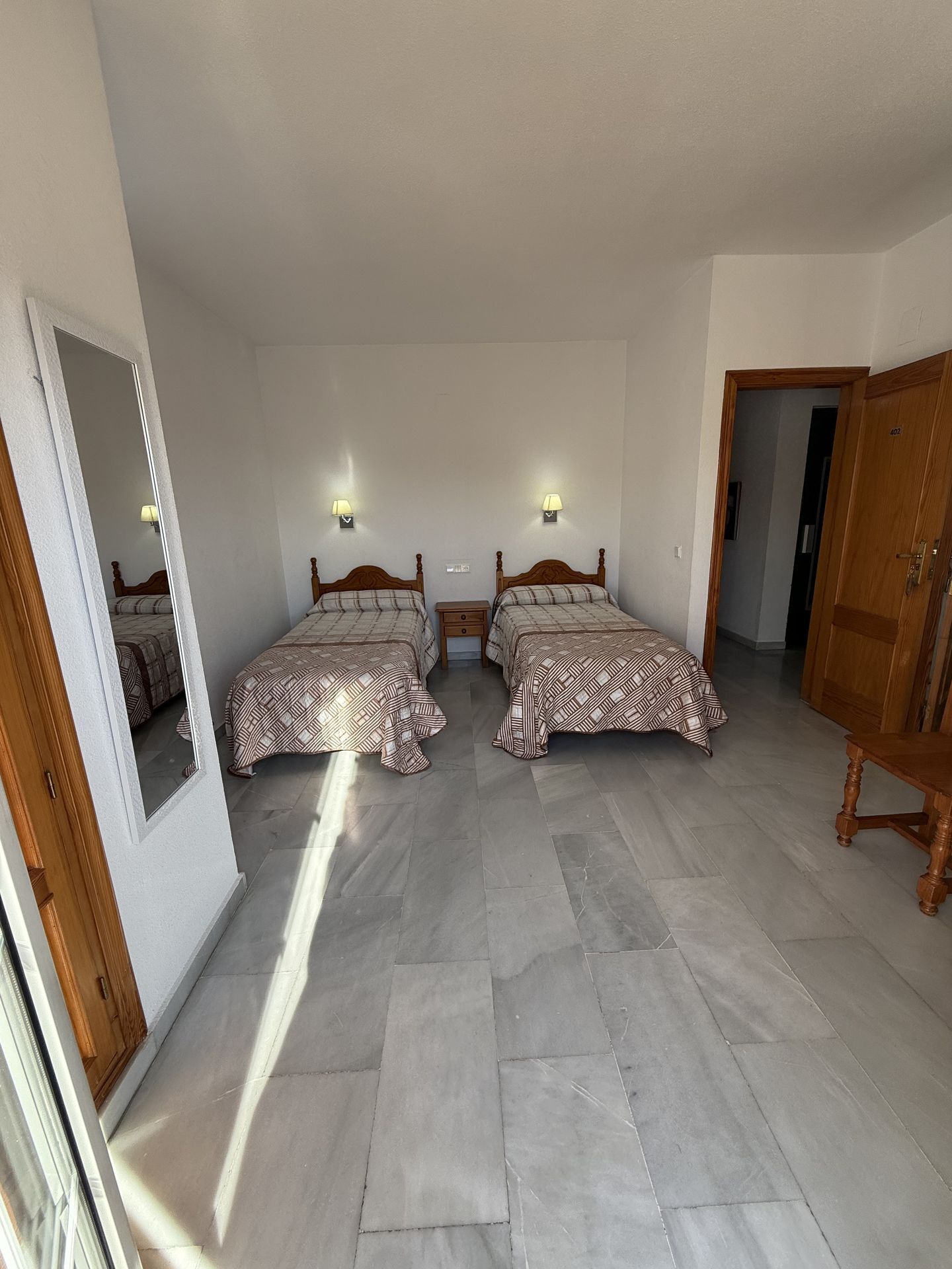 Quarto casal ou duplo, terraço | Escrivaninha, quartos à prova de som, berços grátis, Wi-Fi de cortesia