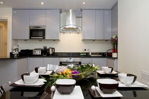 Luxury Apartment, 2 Bedrooms, Ground Floor | Private kitchen - Comeragh Road Apartment (London)