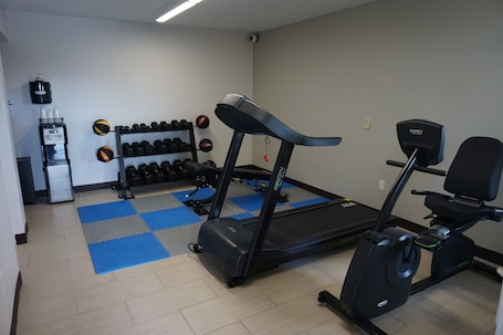 Gym. The Smart Stay Inn