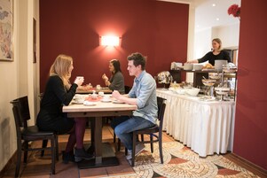 Desayuno buffet todos los días (con cargo)