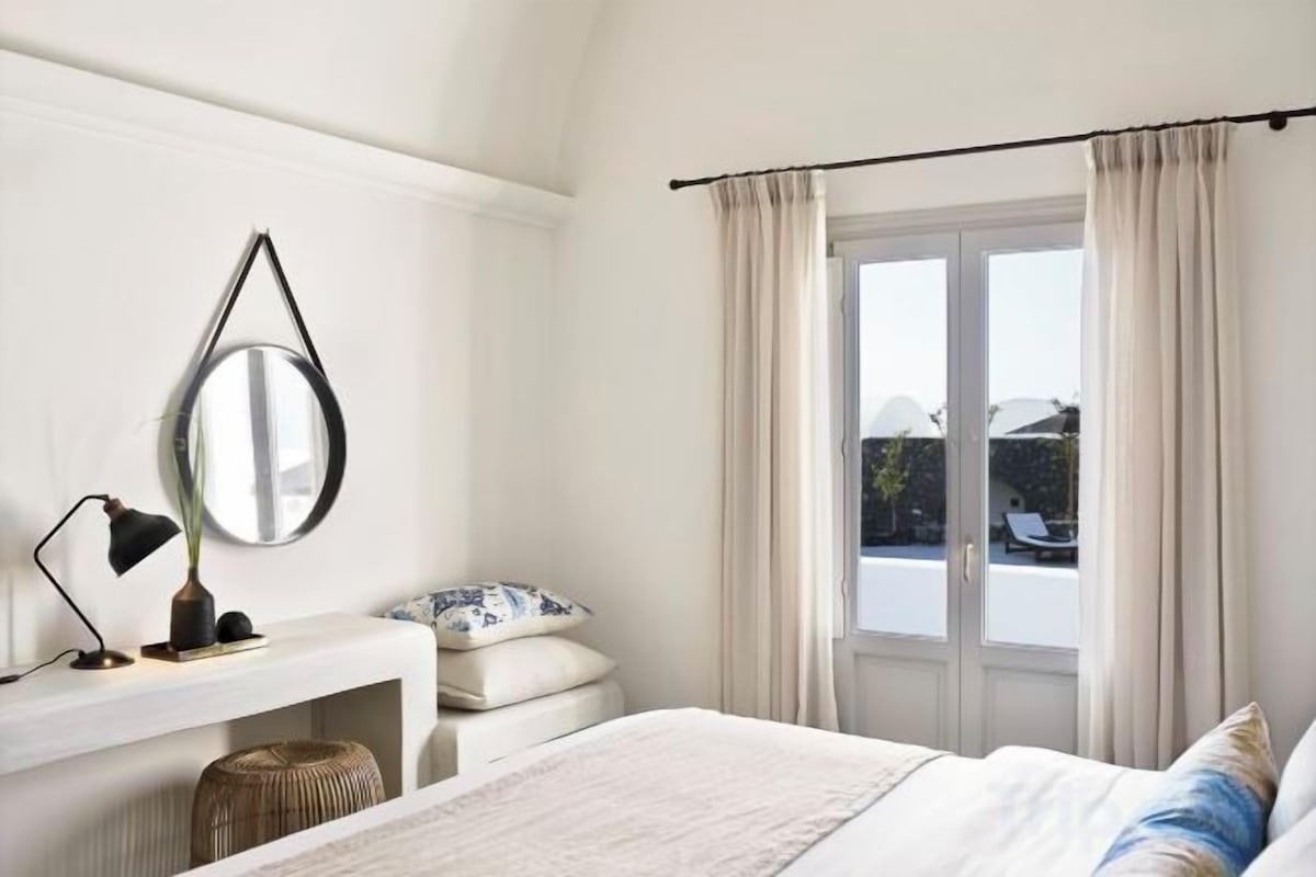 Luxe beddengoed, een minibar, een kluis op de kamer, een bureau
