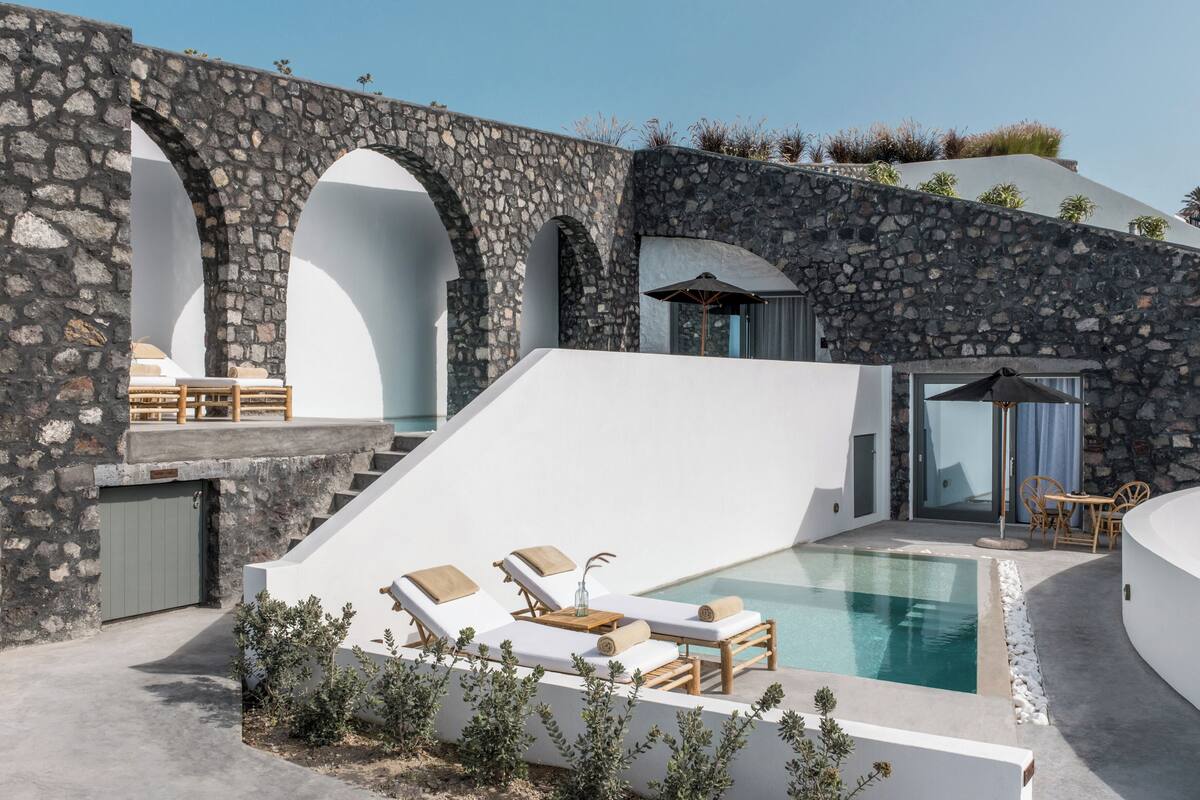 Pure Suite with Pool or Hot Tub