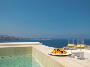 Sunset & Sea View Suite with Pool and Hot Tub | Näkymä rannalle/valtamerelle