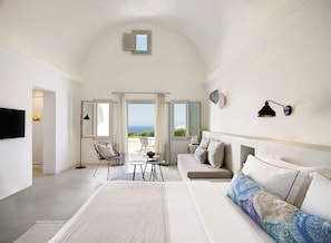 Premium bedding, minibar, in-room safe, individually decorated - Santo Pure Oia Suites & Villas (Santorini)