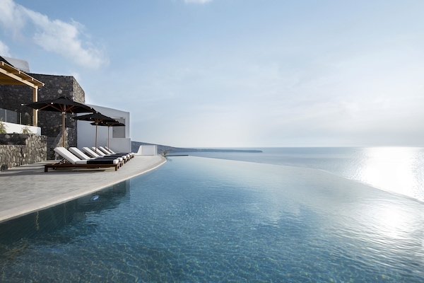 6 piscinas externas, guarda-sóis, espreguiçadeiras