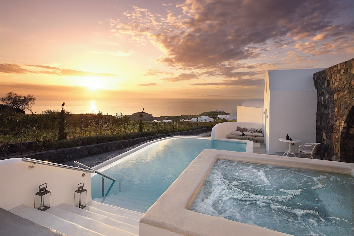 Two Bedrooms Sunset & Sea View Suite with Pool | Private spa tub
