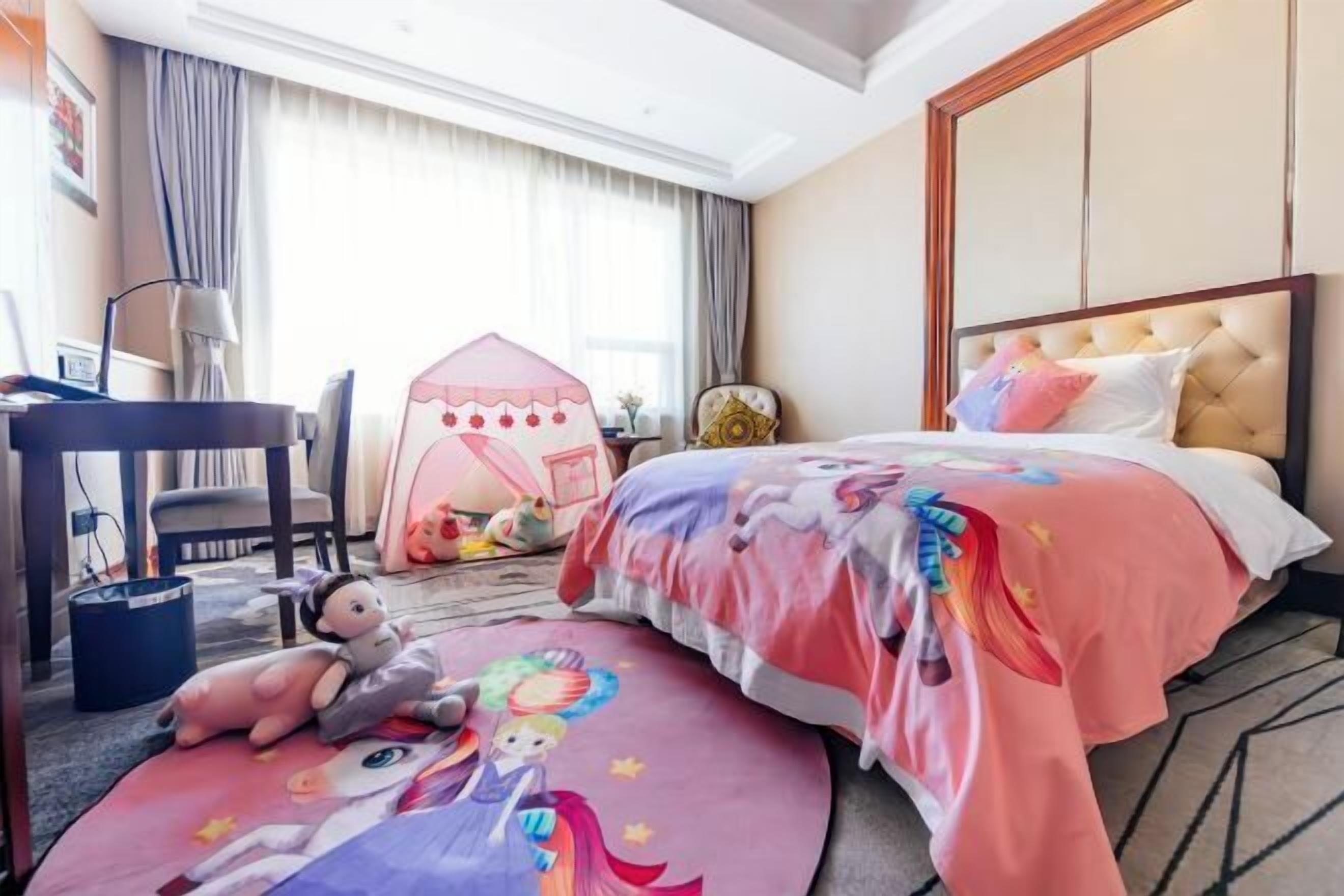 Minibar, in-room safe, iron/ironing board, alarm clocks