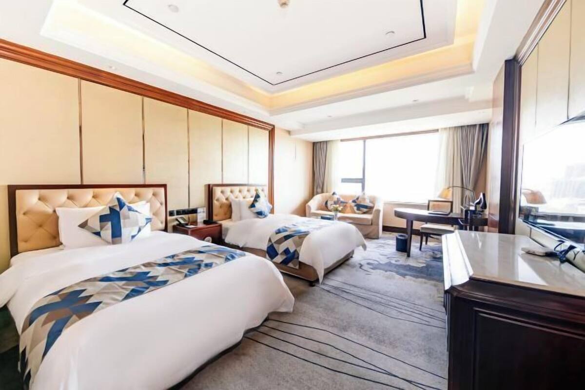 Minibar, in-room safe, iron/ironing board, alarm clocks