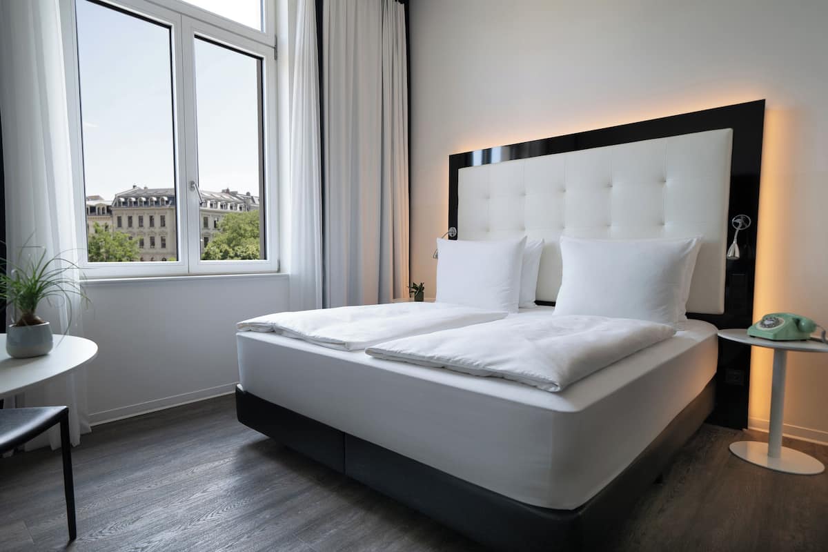 The Innside Room | Peralatan tempat tidur premium, bar mini percuma, peti besi dalam bilik
