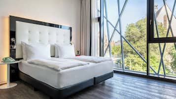 The Innside Premium Room | 高級寢具、迷你吧贈品、房內夾萬、書桌